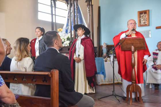 Urtubey acompañó a la comunidad en la celebración de la exaltación de la Santa Cruz